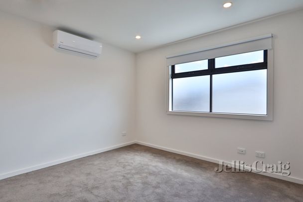 2/9 Lantana Street, Clayton - Photo 1