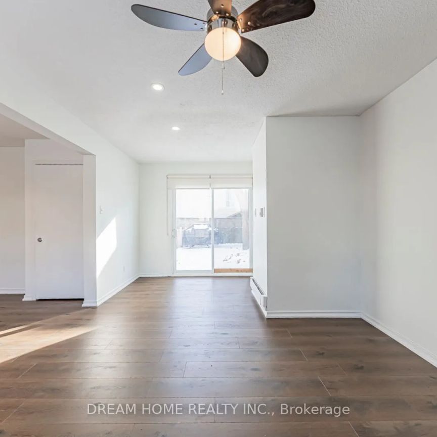 22 Hazelglen Court #Upper level - Photo 1