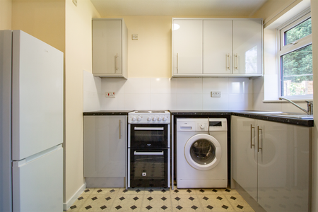 2 bedroom semi-detached house to rent - Photo 5