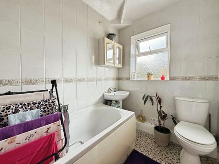 2 bedroom semi-detached house to rent - Photo 2