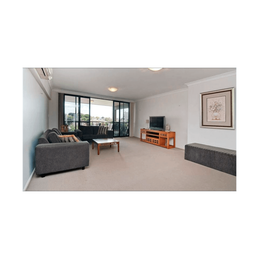 Spacious 2 Bedroom Unit Fully Furnished - Photo 1