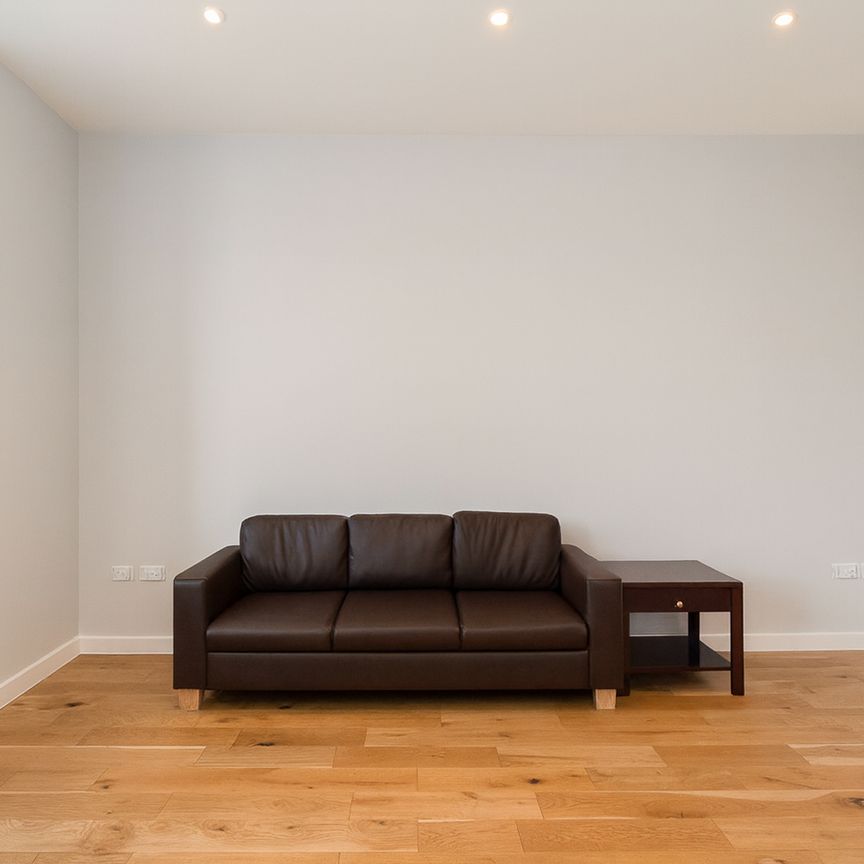 Two Bedroom Flat – Temple Fortune Parade NW11 - Photo 1