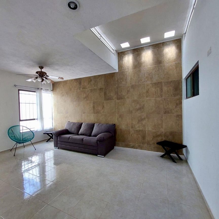 Casa amueblada, de 2 recámaras, en Las Américas II. - Photo 1