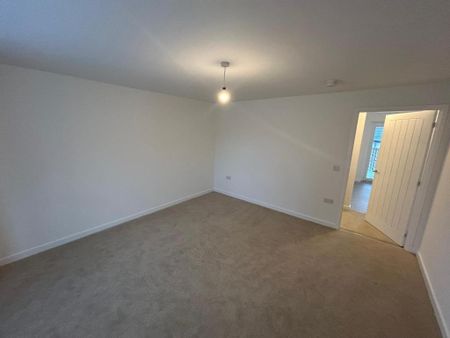 3 bedroom semi-detached house to rent - Photo 4