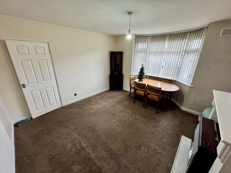 Menin Road, Tipton - Photo 2