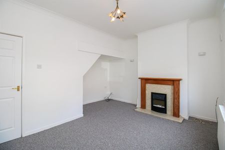 Dalefield Avenue, Normanton - Photo 2