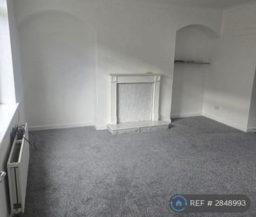 3 bedroom end of terrace house to rent - Photo 2
