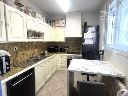 MAISON DE VILLAGE ENTIEREMENT RENOVEE EN PLEIN CENTRE DE ST JEAN DE BOURNAY | Cimm Immobilier - Photo 4