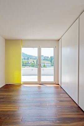 Exclusive attic living: 4.5-room dream with 175 m² all-round roof terrace - Photo 1