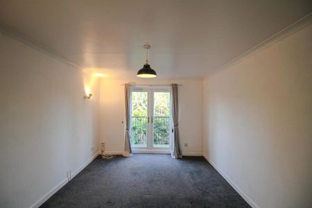 2 bedroom maisonette to rent - Photo 2