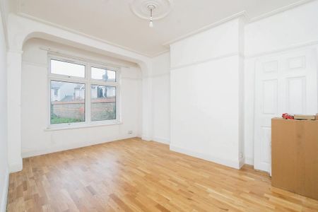 4 bedroom terraced house to rent - Photo 3