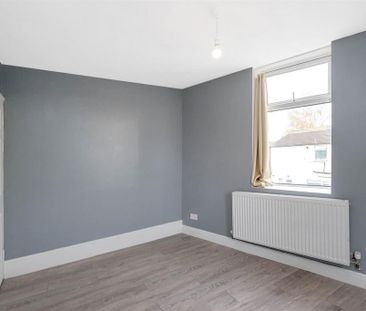1 bedroom in a house share to rent - Photo 6