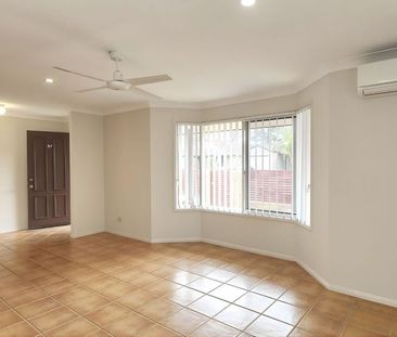 For Lease: Spacious Family Living in a Convenient Acacia Ridge Loca... - Photo 2