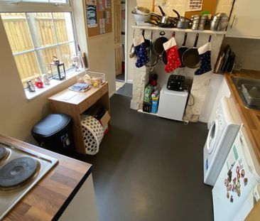 4 bedroom terraced house to rent - Photo 6