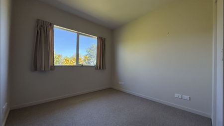 Keeping it light in Bordesley - Photo 5