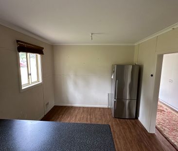 Charming 3-Bedroom Home on a Working Property - Photo 4