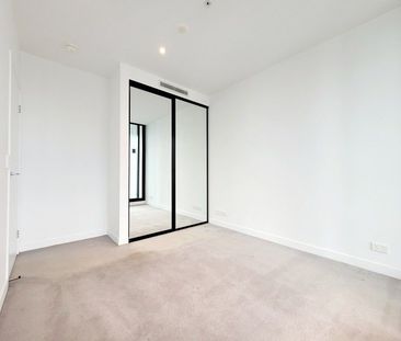 1Bed 1Bath + 1Study + 1Car Penthouse with Stunning City Story Bridg... - Photo 2