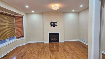 Upper level of four bedroom home for rent Markham - Photo 5
