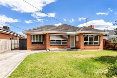 Charming Family Home for Rent in Sunshine West - Photo 3