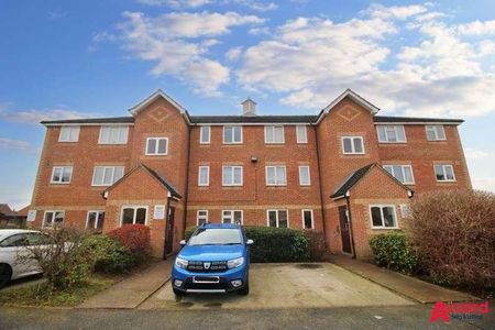 Danbury Crescent, South Ockendon, RM15 - Photo 5