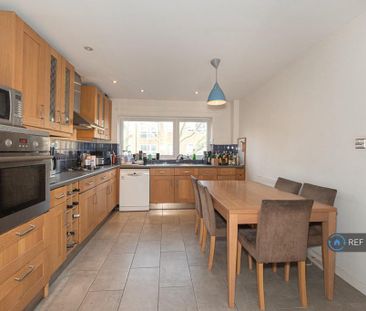 3 bedroom terraced house to rent - Photo 6