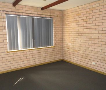 ONE BEDROOM UNIT WITH REVERSE CYCLE SPLIT SYSTEM! - Photo 5