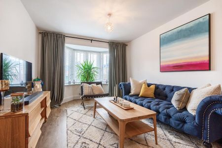 4 bedroom semi-detached house to rent - Photo 2