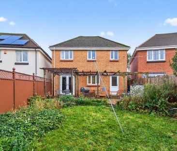 4 bedroom detached house to rent - Photo 3