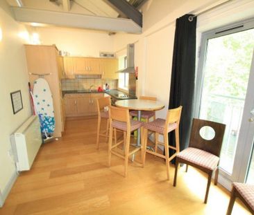 2 bedroom flat to rent - Photo 2