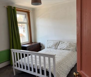 2 Bed Detached House, Brock Road, E13 - Photo 4