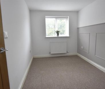 3 bedroom semi-detached house to rent - Photo 6