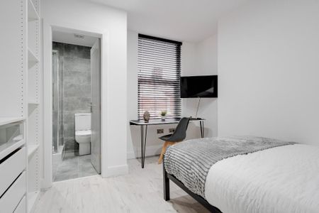 8 bedroom house to rent - Photo 2