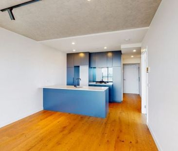 Stylish Apartment Living with Premium Amenities - Photo 2