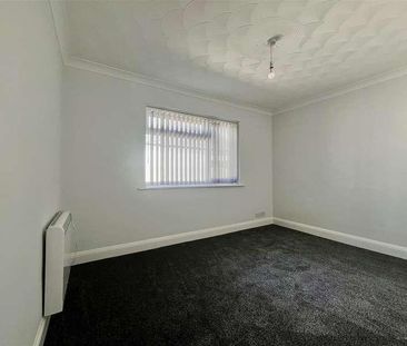 Pebble Court, Henver Road, Newquay, TR7 - Photo 2