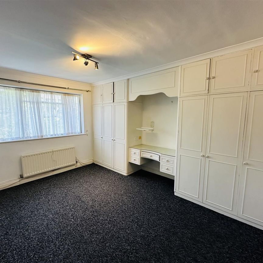 2 bed flat to rent in Stonegrove, Edgware, HA8 - Photo 1