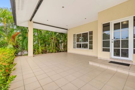 Spacious Family Home in Sought-After Bayview - Photo 4