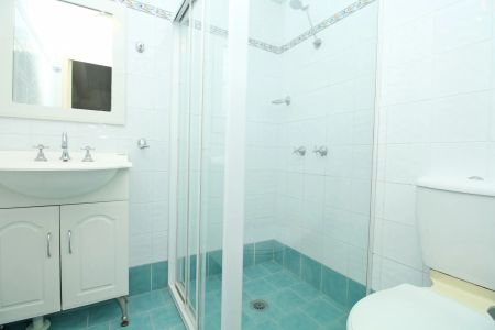 SPACIOUS & WELL POSITIONED 2-BEDROOM APARTMENT! - Photo 2