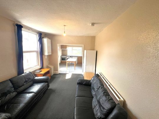 6 Bed Terraced House, Bishop Road, BS7 - Photo 1