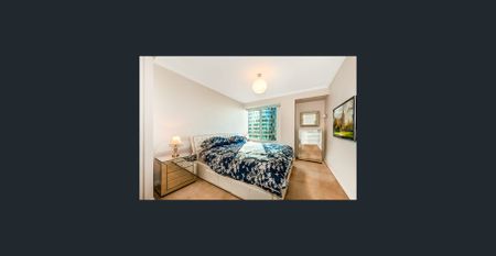 Large Two-Bedroom Apartment With Spectacular City Views - Photo 5