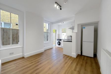 2 bedroom terraced house to rent - Photo 3