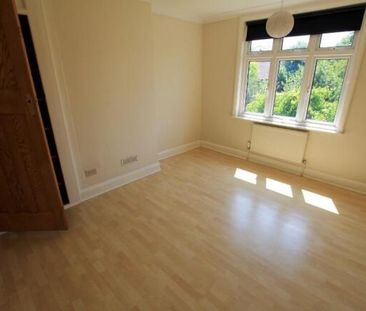 4 bedroom semi-detached house to rent - Photo 4