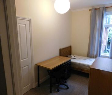 3 bedroom terraced house to rent - Photo 3