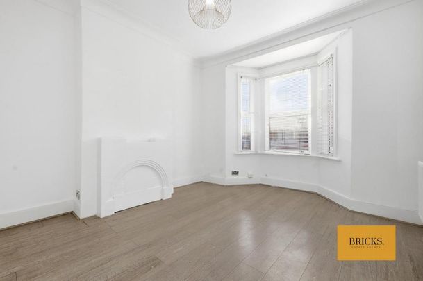 4 bedroom terraced house to rent - Photo 1