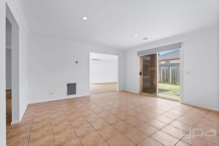 Perfect Family Home - Photo 5