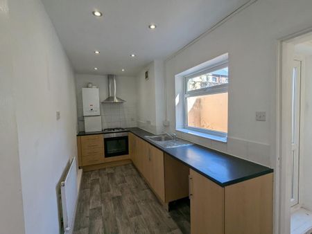 2 bedroom terraced house to rent - Photo 3