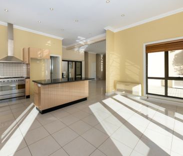 Large family home - Photo 1