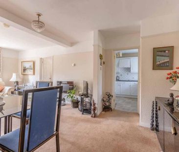 2 bedroom flat to rent - Photo 2