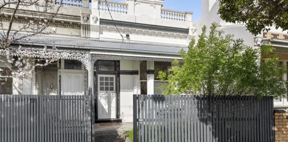Perfectly Located Victorian! - Photo 2