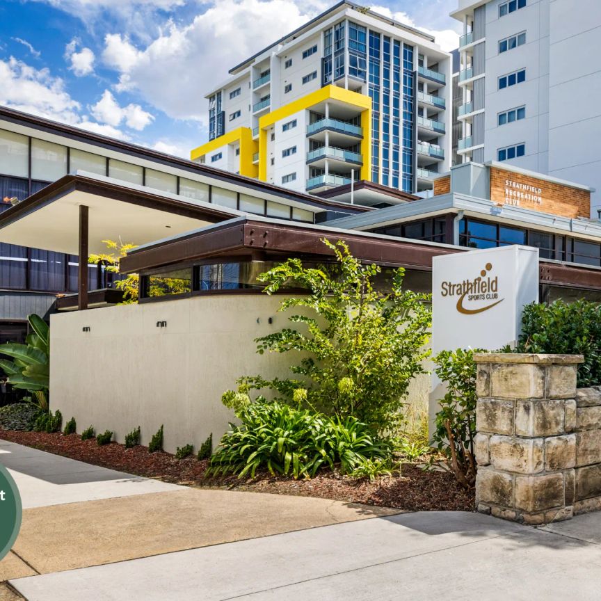 Near new private living in convenient Strathfield location - Photo 1