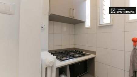 milan, Lombardy 20121 - Photo 2